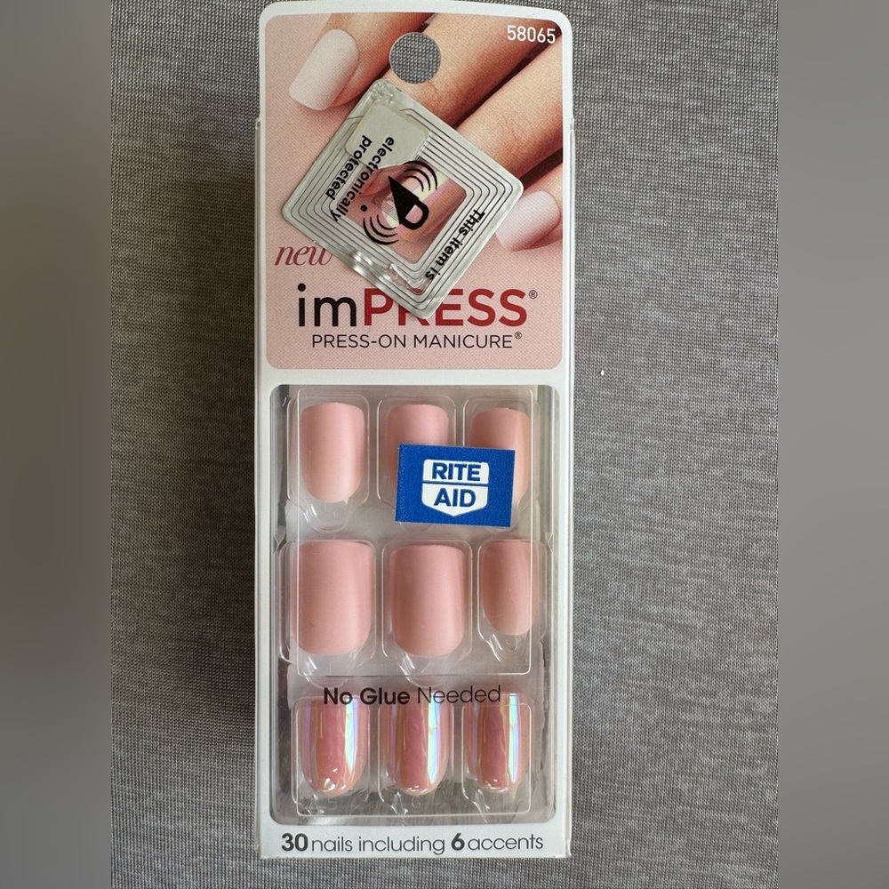 Impress Press on manicure